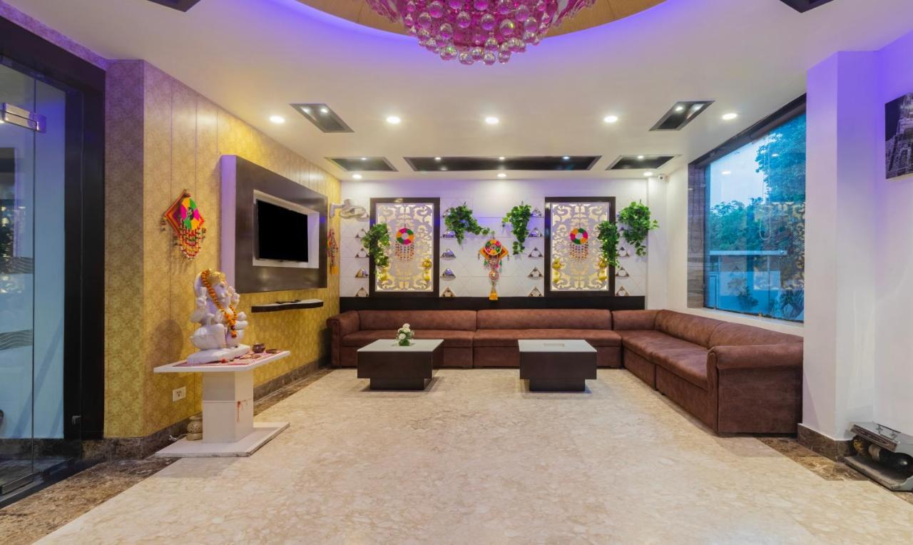 Treebo The Royal Taj, Near Taj Mahal Hotel Агра Екстериор снимка