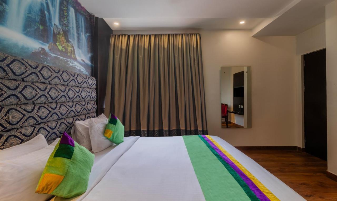 Treebo The Royal Taj, Near Taj Mahal Hotel Агра Екстериор снимка