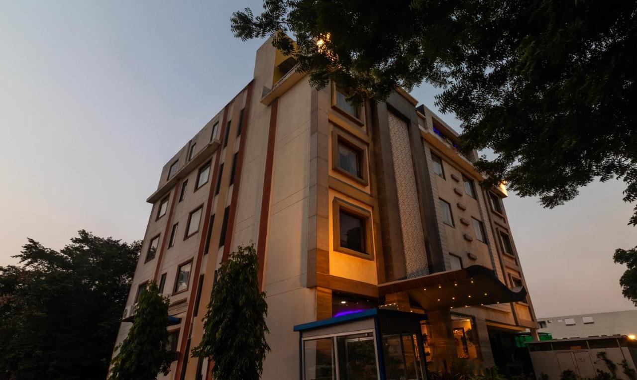 Treebo The Royal Taj, Near Taj Mahal Hotel Агра Екстериор снимка